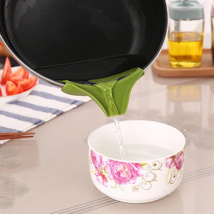 1 Pcs Funnel Anti-spill Silicone Slip on Pour Soup Spout Funnel for Pots Pans and Bowls and Jars Kitchen Gadget Tool Dropship