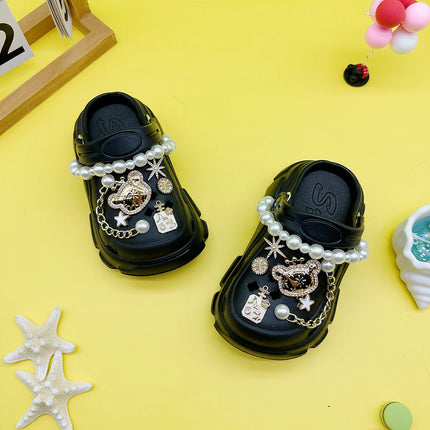 New Fashionable and Versatile Clogs Soft-Soled Non-Slip Toe-Cap Sandals Cartoon Pearl Chain Crown Bear Boys and Girls Family Slippers 606