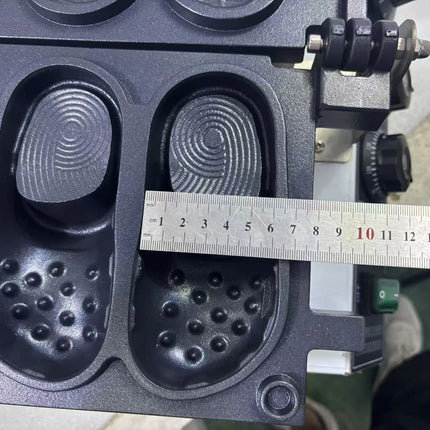Commercial Slipper Shape Waffle Maker Machine New Design Mini Crocs Waffle Machine for Sale Shoe Pattern Waffle Equipment