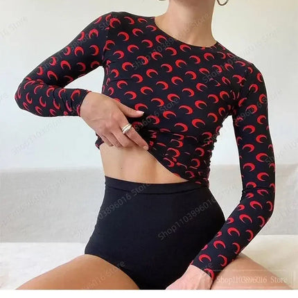 Moon Printed Tshirt Graphic Top for Women Stretchy Slim Korean Fall Spring Long Sleeve Tees Y2k Grunge T-Shirt 2000s Clothes