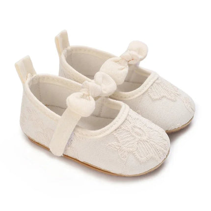 Cute White Lace Baby Girl Princess shoes  Baby Moccasins Moccs Shoes Bow Fringe Rubber Soled Non-slip Footwear Crib Shoes