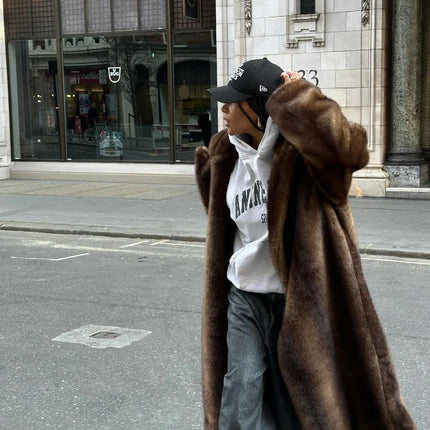 Women Solid Faux Fur Long Coat Lapel Long Sleeve Fluffy Luxury Loose Casual Outerwear 2025 Fashion Winter High Street Outerwear