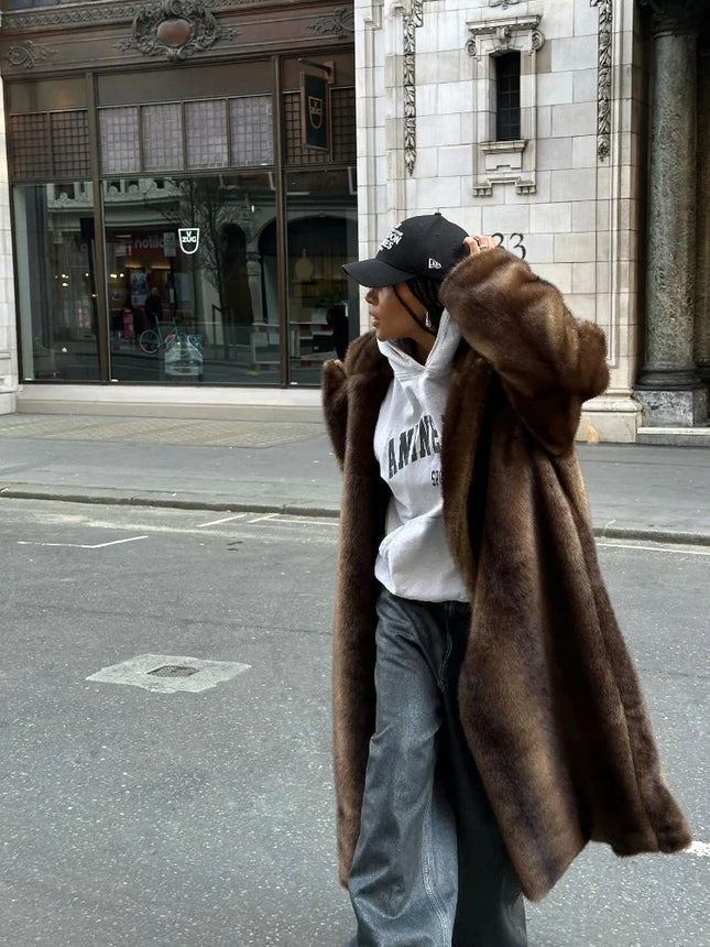 Women Solid Faux Fur Long Coat Lapel Long Sleeve Fluffy Luxury Loose Casual Outerwear 2025 Fashion Winter High Street Outerwear