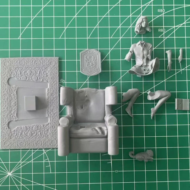 1/24 Scale DieCast Resin Figure Model Kit Wizardess on The Sofa Hobby Miniature Toys Unassembled Unpainted DIY Diorama