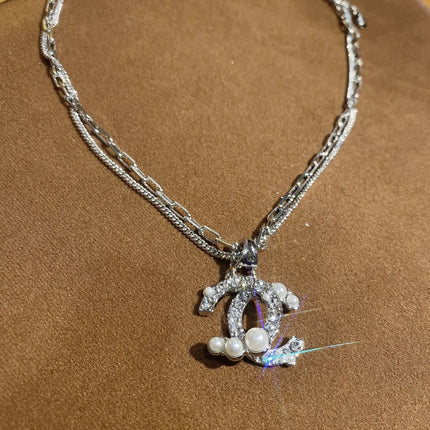 Luxurious Letter Necklace Pearl Dot Sweater Chain Elegant Style Fashion Commute Light Luxury Trend Autumn Winter Jewelry