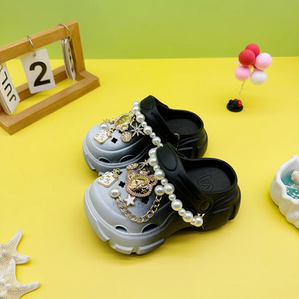 New Fashionable and Versatile Clogs Soft-Soled Non-Slip Toe-Cap Sandals Cartoon Pearl Chain Crown Bear Boys and Girls Family Slippers 606