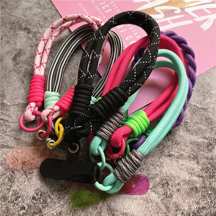 Keychain Metal Key Ring Accessories Colorful Car Keychain For Bags Charm Portable Key Chain Anti-fall Wrist Strap Couple Lanyard