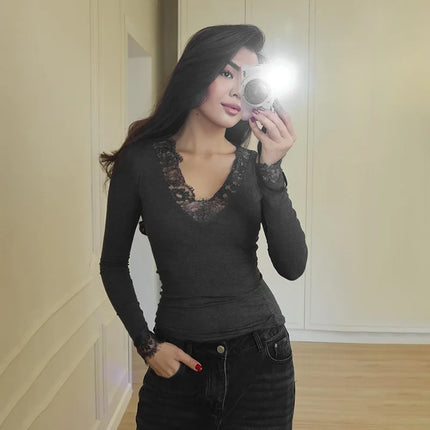 Sexy Lace Trim Long Sleeve T-shirt Solid V Neck Slim Fit Crop Top Fashion Splice Hottie Club Party Top Autumn New Lady Pullover