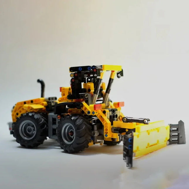 NEW 2024 Creative and versatile 603PCS Tractor model building kit block self-locking bricks birthday and Christmas gifts