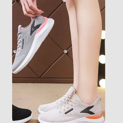 Lightweight and breathable running shoes for ladies, suitable for spring and autumn seasons. Multi-functional casual sports shoe