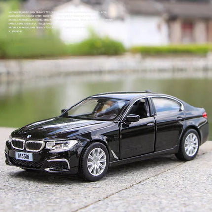RMZ city 1:36 Alloy Collection Model BMW M550i xDrive Luxury Car Pull Back Simulation Diecast & Toy Vehicles Gifts For Children