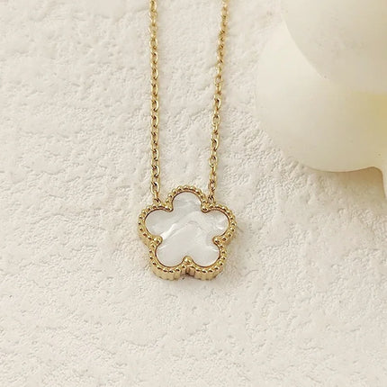 Fashlonable Womens Flve Leaf Flower Gold Plated Pendant Necklace For Women Temperament Llght Luxury Hlgh Quallty Clavicle Chain