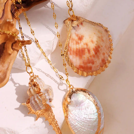 Retro Gold-Tone Shell Pendant Necklace Unique Layered DIY Fashion Jewelry for Women Perfect for Beach Vacations Gift Idea
