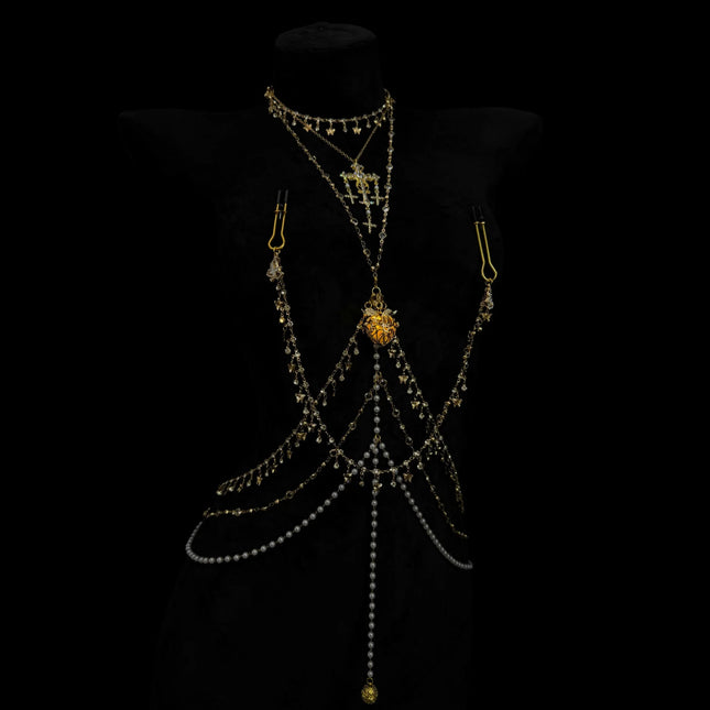 Diamond-Studded Nipple Clips SM Body Chain Glowing Heart Breast Restraint Anal Stimulator with Vaginal Clamps  Training Sex Toys