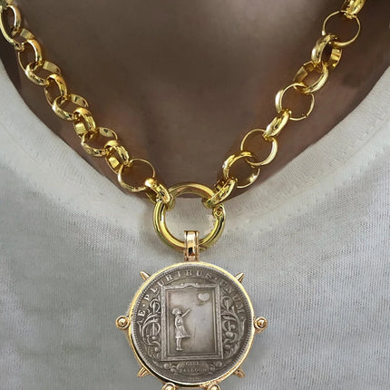Hyperbole Gothic Cuban Chunky Necklace Women Queen Coin Holy Dollar Pendant Necklace Statement Hip hop Jewelry