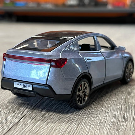 New 1:32 Model Y Electric SUV Alloy Metal Diecast Model Car Sound And Light Pull Back Children Toy Cars Birthday Present Friend