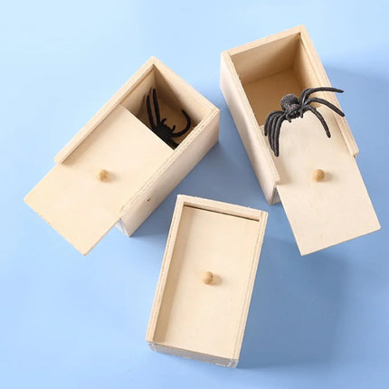 Tricky Toy Simulation Spider Wooden Box Spoof Insect Spider Box Creative Haunted House Horror Scene Layout Small Wooden Box
