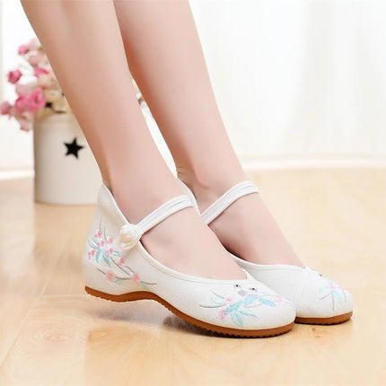 Fashion Embroidery Chinese Style Low-heel Women Shoes Elegant Casual Zapatos Vintage Woman Cloth Single Shoes Ethnic Style