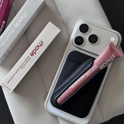 Arrival Bestseller Magnetic Suction Silicone Phone Case for IPhone 17 16 Lip Gloss New Sugaeberry Pretzel Match Cosmetics