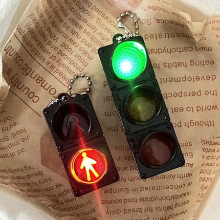 1/2Pcs Simulation Electronic Traffic Light Keychain Pendant Mini Pedestrian Light LED Light-emitting Toy Kids Cognitive Toy Gift