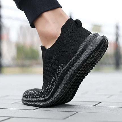 Men's Running Sneakers Breathable Outdoor Sport Lightweight Male Walking Shoes Anti-Slip Sneakers Slip On Flats Vulcanized Shoes
