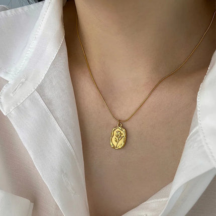 Stainless Steel Fashion Metal Tulip Rose Pendant Necklace Exquisite Charm Collar Necklace Waterproof Jewelry Women's Jewelr