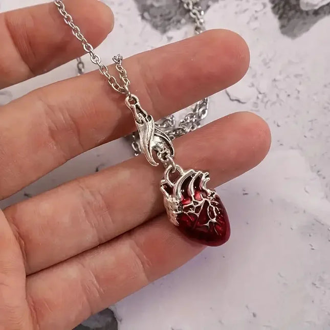 Gothic Vampire Bat Bloody Heart Pendant Necklace Fashionable Pagan Witch Jewelry Anatomy Heart Halloween Accessories Gift