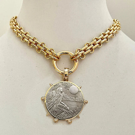 Hyperbole Gothic Cuban Chunky Necklace Women Queen Coin Holy Dollar Pendant Necklace Statement Hip hop Jewelry