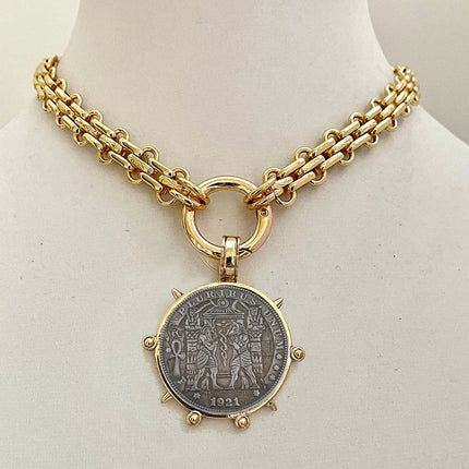 Hyperbole Gothic Cuban Chunky Necklace Women Queen Coin Holy Dollar Pendant Necklace Statement Hip hop Jewelry