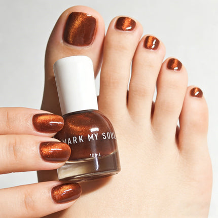 S165 CChestnut 10ml No-Bake Cat Eye Nail Polish. Crystal Berry color series base with berry red fragments. Quick-drying