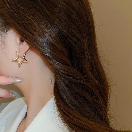Fashion Simple Smooth Star Hoop Earrings Women Minimalist Hoops Huggie Hollow Ear Buckle Earring Punk Jewelry Gifts