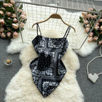 One size fits all / Black square