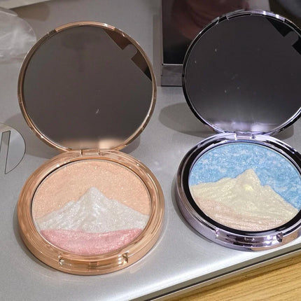 The best-selling Truth Rizhao Jinshan High Gloss Powder Three-color High Gloss Cream is a fine pearlescent facial contouring, br