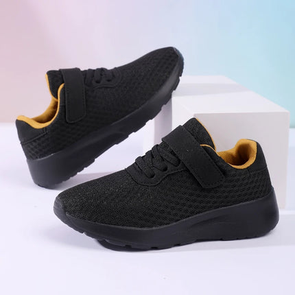 Boys' breathable running shoes, lightweight girls' sports shoes, four season outdoor children's black mesh eyes, big children's