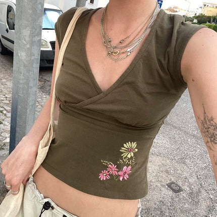 SUCHCUTE Retro Green Floral Embroidery V Neck Cap Sleeve Tops Y2k Women's Slim T-shirt Chic Streetwear Slim Top Summer Clothes
