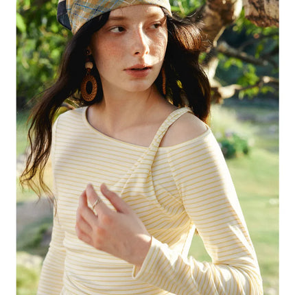 OLrain Women's Striped Tops 2026 Spring French Style Hollow Out Ladies T-shirts Casual Slim Fit Folds Female Tees O58CT003055