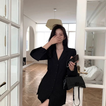 Slim Fit Striped Long Sleeve Women's V-Neck Waist Cinched Midi Top Black White New Arrival Autumn 2024 Commute Style