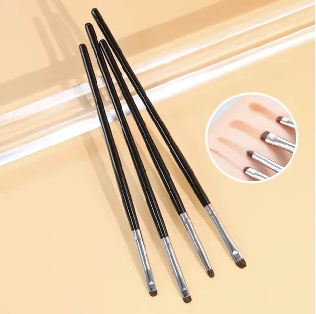 4 pieces of eyeshadow blending brushes, eye shadow brushes with silkworm details, delicate and soft makeup tools