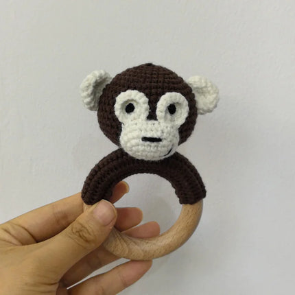 1Pc Baby Rattle Wooden Teether Music Ring Crochet Animal Otter Music Rattles Soother Bracelet Toddler Toys Baby Teething Gifts