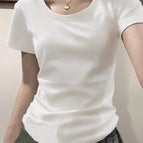 M / Blanc