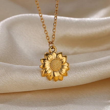 Stainless Steel Geometric Necklace For Women Fashion Sun Sunflower Pendant Clavicle Chain Aesthetic Jewelry Accessories Femme