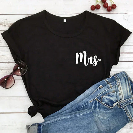 Mr Mrs Pocket Print T-shirt Casual Matching Newlywed Tees Tops Honeymoon Anniversary Gift Shirt Men Women Couples T-shirt