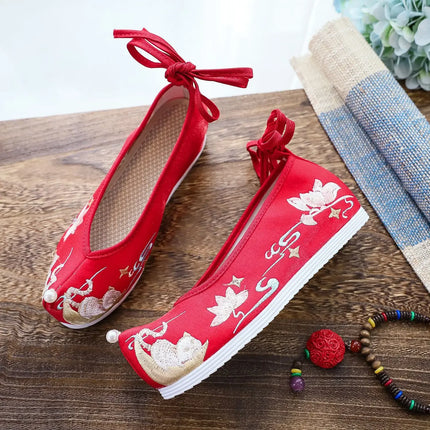 Chasing Moon Hot Sale Of The Season New Style Ming Dynasty Hanfu Shoes National Style Upturned Head Cotton Shoes Ancient Wedding