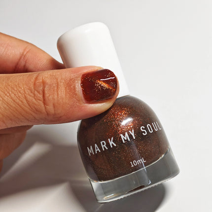 S168 Bronze 10ml No-Bake Cat Eye Nail Polish. Crystal Berry color series base with berry red fragments. Quick-drying