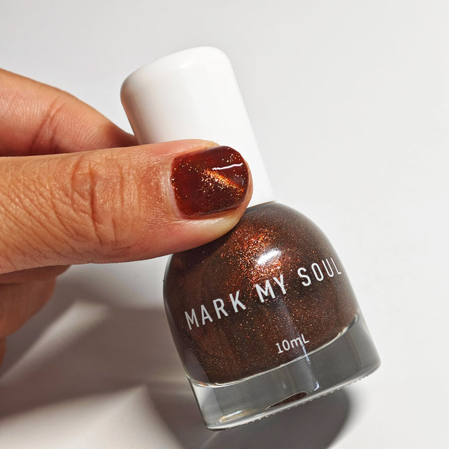 S168 Bronze 10ml No-Bake Cat Eye Nail Polish. Crystal Berry color series base with berry red fragments. Quick-drying