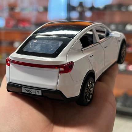 New 1:32 Model Y Electric SUV Alloy Metal Diecast Model Car Sound And Light Pull Back Children Toy Cars Birthday Present Friend