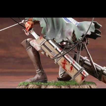 Kotobukiya Attack On Titan Levi Ackerman Anime Figure Battle Damaged Bloody Battle Kneeling Pose Collectible Statue Anime Model