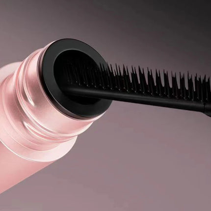 Eye Black Long Curly Durable Non Smudging Non Peeling Waterproof and Sweat Resistant Eye Black Lengthens Eyelashes Black Mascara