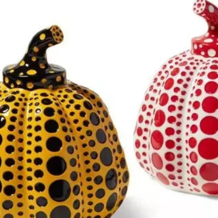 Kusama Yayoi Pumpkin Statue Japanese Art Wave Point Pumpkin Sculpture Morden Resin Crafts Office Home Interior Decor Gifts