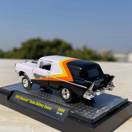 Diecast M2 1: 64 Scale 1957 Sedan Delivery Gasser Simulation Alloy Car Model Collection Display Decoration Toy Gifts